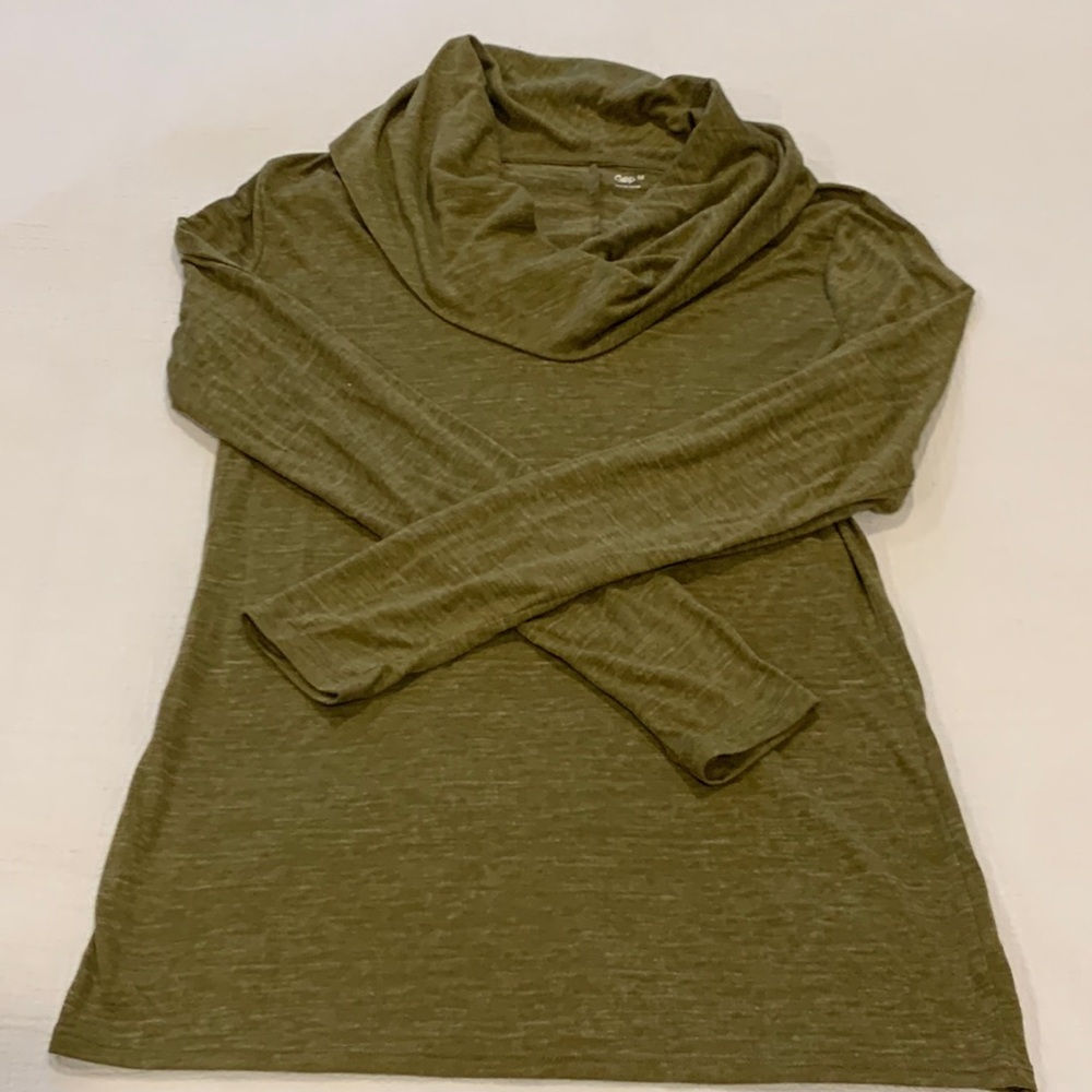 GAP sheer scoop neck top
